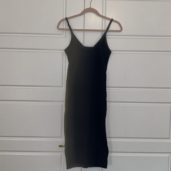 H&M black midi dress - Picture 3 of 4